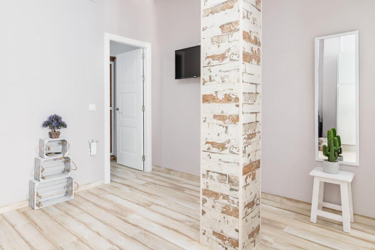 Apartamento Claudia كونيل ذي لا فرونتيرا المظهر الخارجي الصورة