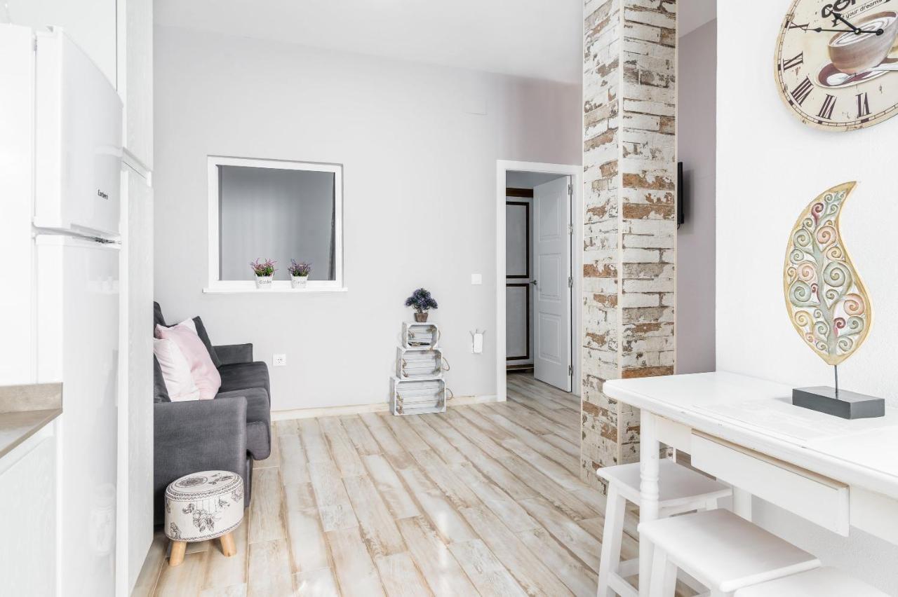 Apartamento Claudia كونيل ذي لا فرونتيرا المظهر الخارجي الصورة